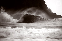 Porth Ceiriad wave black and white GWW B&W